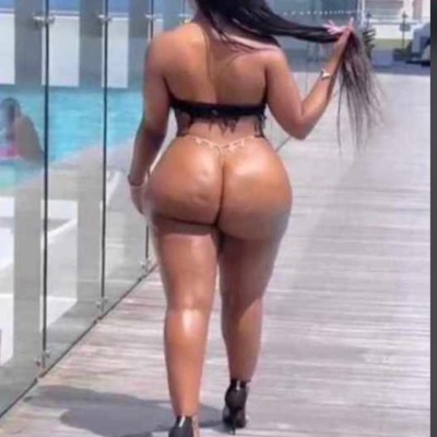 Big phat ass flaunting