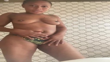 Popular TikTokee from ghana Lois nudes trending