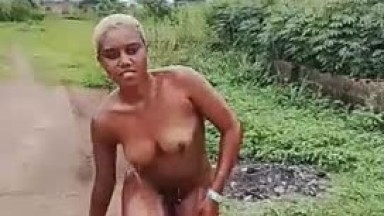 Evelyn bathing roadside
